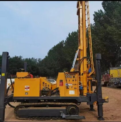 东西湖区岩石井施工